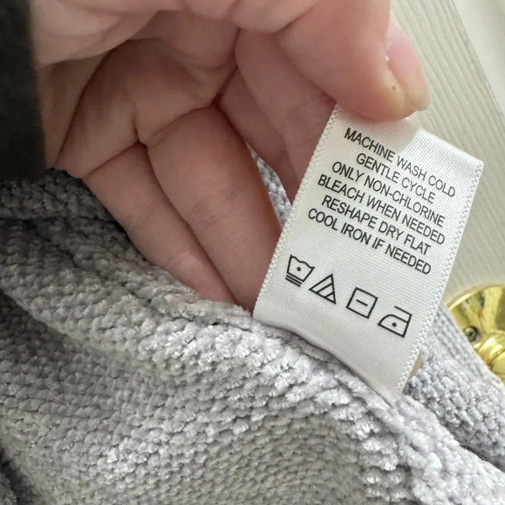 Absolutely Creative Worldwide Gray Sweater with bow on wide sleeves - Picture 8 of 8